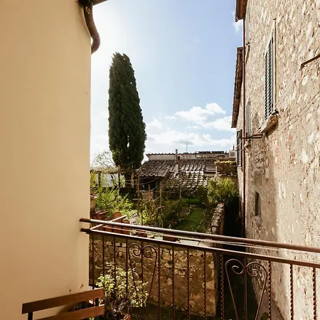 Apartment Heart Of Chianti - A Warm Flat In Radda Radda in Chianti